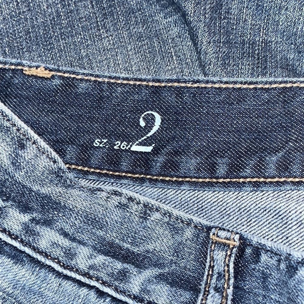 LOFT Distressed Denim Short - Picture 3 of 5